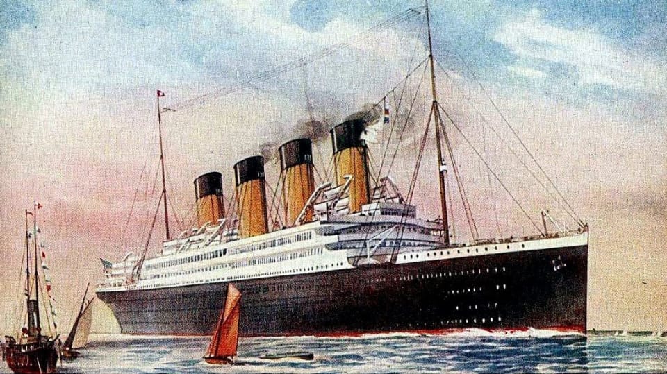 Britannic na dobové pohlednici
